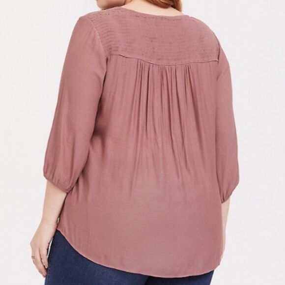 Torrid Smocked Crepe Top Size 0X - Picture 2 of 4